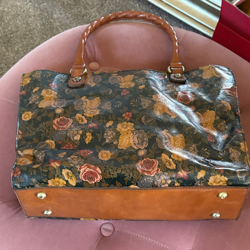 Patricia Nash Floral Tote with Tan Handles. Hand bag - Picture 2 of 4